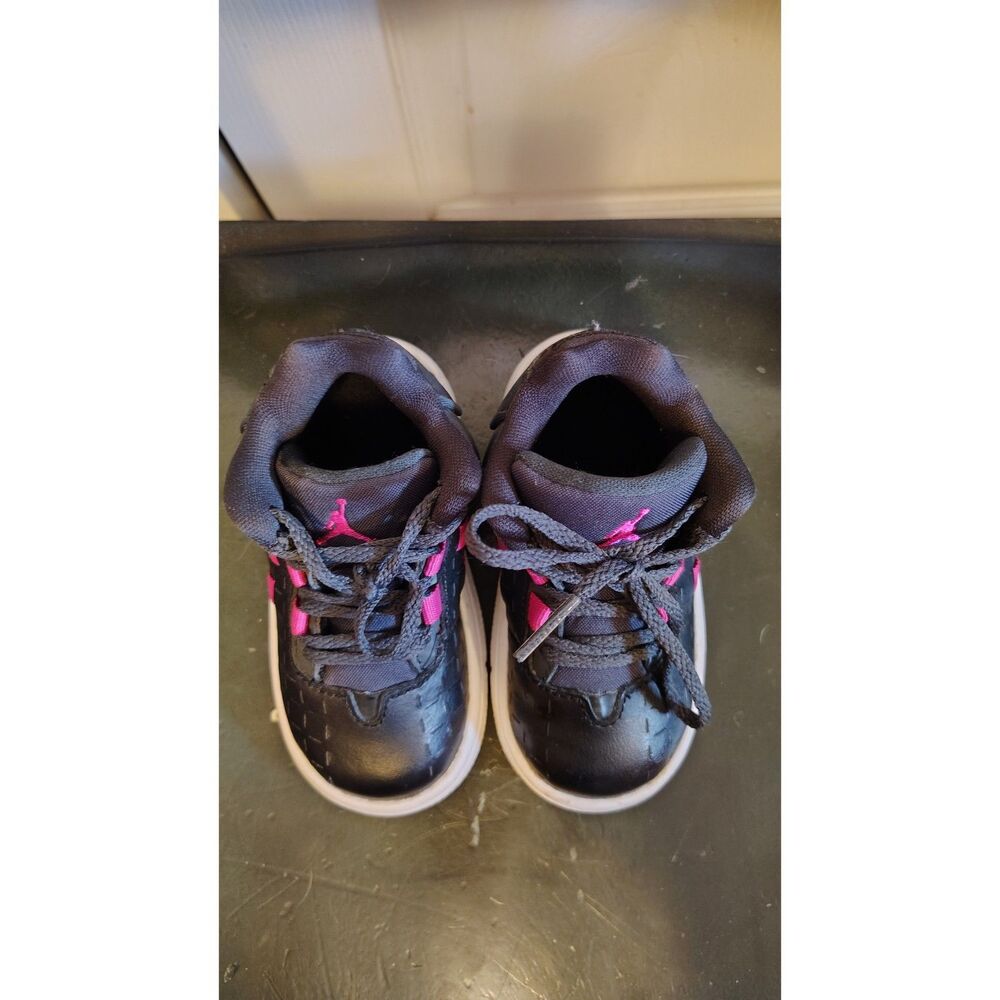 Baby Nike Air Jordan‎ Illusion GT Black and Fuchsia Sneakers - Picture 3 of 5